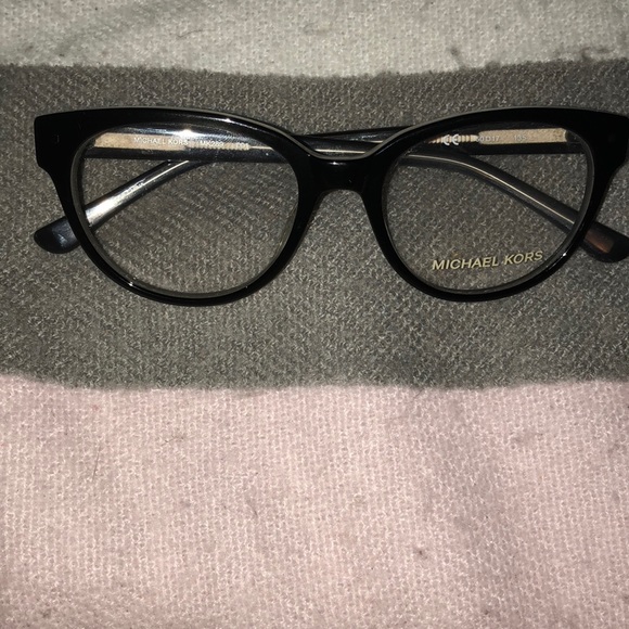 Real Michael Kors glasses - Picture 2 of 3